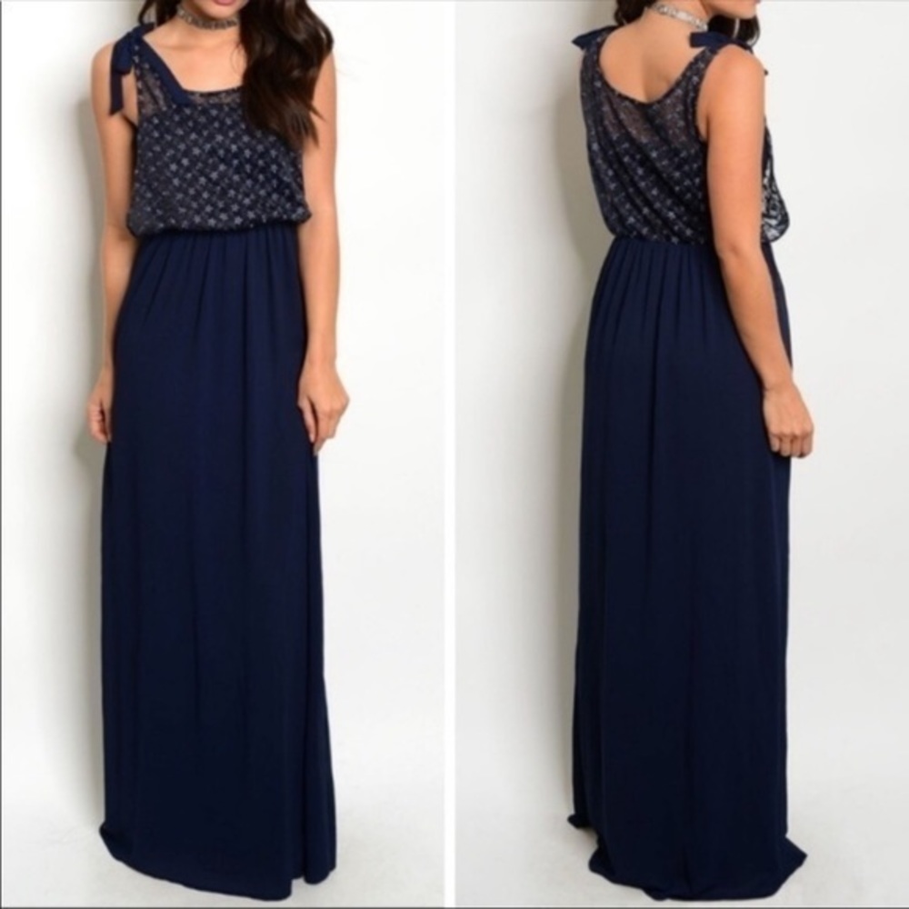 ❣️Sale was $65 down sizing❣️ Beautiful maxi dress